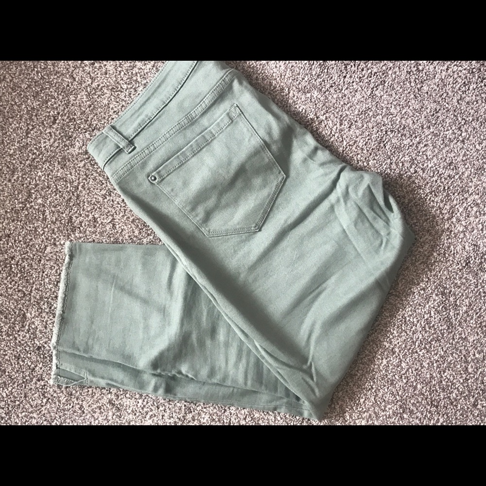 Cropped ripped army green jeans